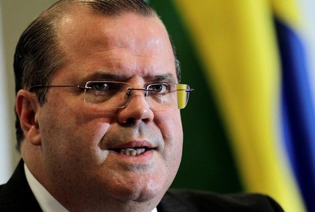 Com uma taxa mais alta de juros, o Banco Central tenta controlar o crédito e o consumo, atuando assim para segurar a inflação (Reuters)