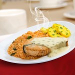 Salmão ao molho de maracujá