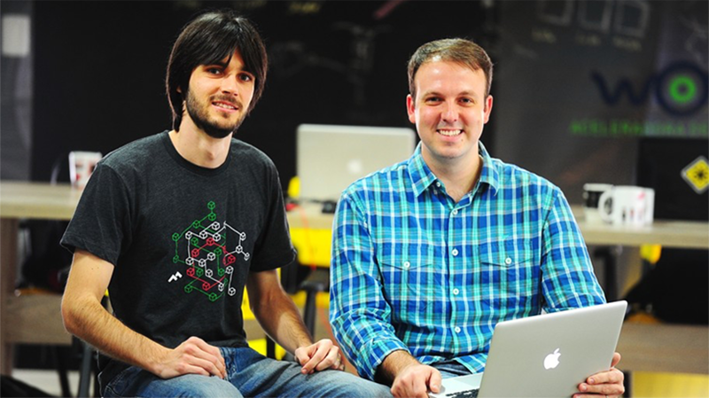 Daniel Tamiosso e Marcio Acorci, do MeCasei.com: equipe está distribuída por três estados. Foto: (Divulgação)