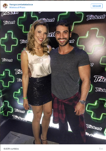 Casal do blog Frango com Batata Doce comparece a evento patrocinado por marca de doces sem açúcar; eles não confirmam se recebem pela presença VIP; segundo o UOL apurou, blogueiros famosos cobram de R$ 8 mil a R$ 20 mil por aparição