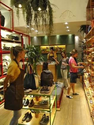 Na Outer Shoes o "financiamento" faz parte, mas não é o foco da operação. (Foto: Divulgação)