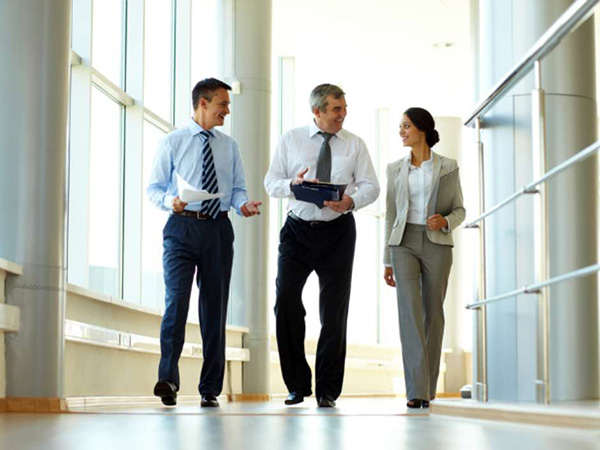 É fundamental conhecer o mercado de atuação, os concorrentes e o perfil dos clientes. A relação com os fornecedores também precisa ser estreitada para que se façam negociações melhores. (Foto: Shutterstock / Especial para Terra)