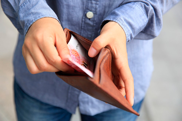 hábitos ruins com dinheiro 